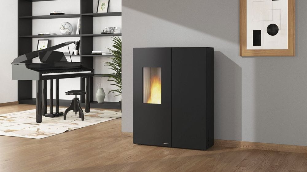 Sharon Plus Steel von Extraflame im Wohnraum
